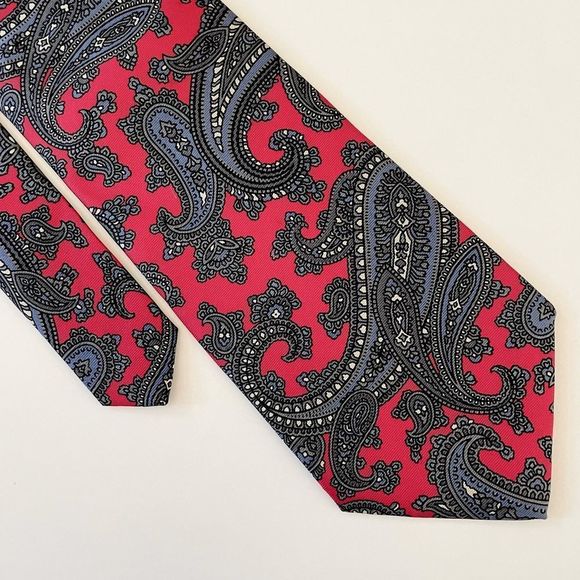 Men’s 100% Silk Neck Tie, Paisley, 417 by Van Heusen, 3.5”. - Picture 2 of 4